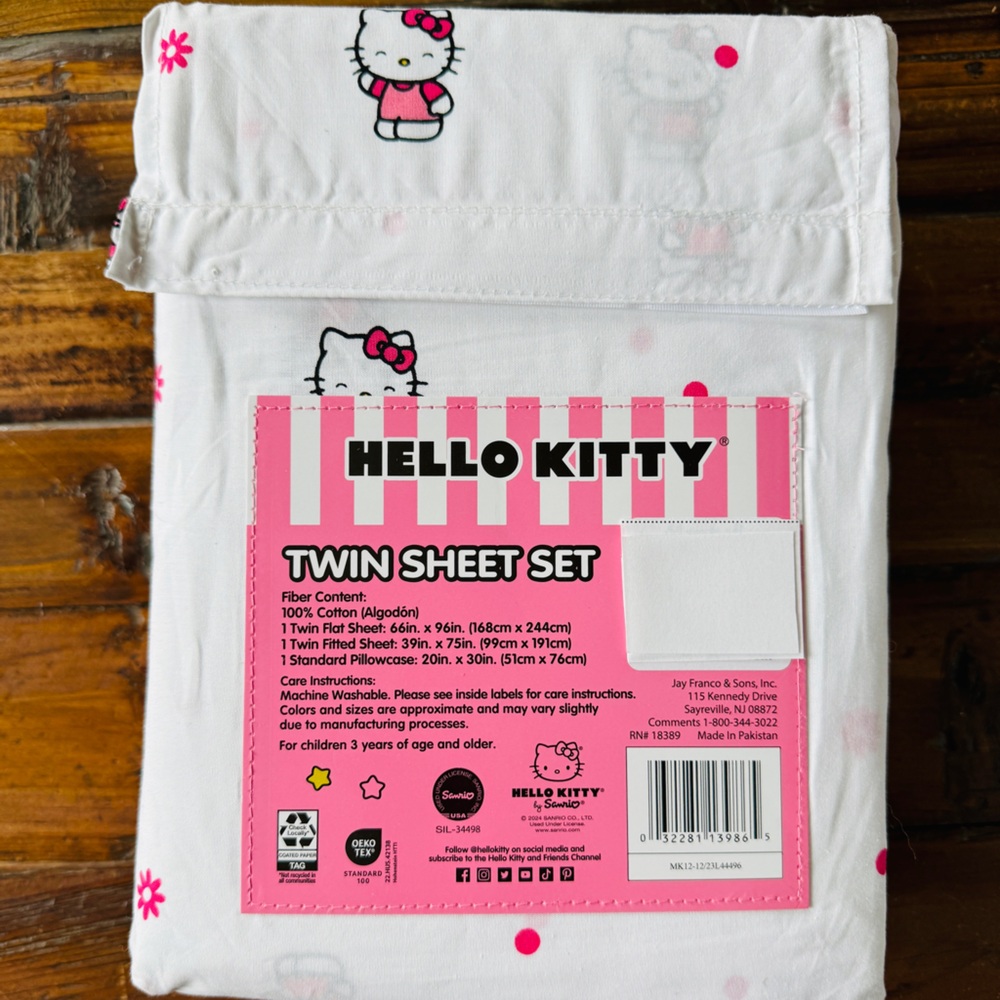 Hello Kitty White Twin Sheet Set - Picture 3 of 4